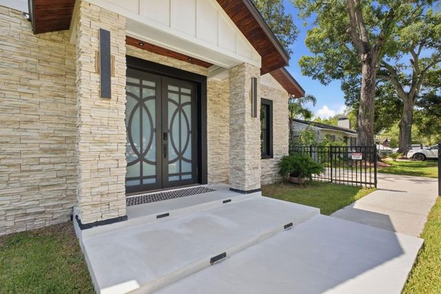 4710 W BAY VIEW AVENUE, Tampa, FL 33611