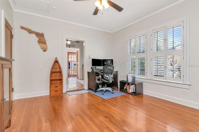 220 W FERN STREET, Tampa, FL 33604