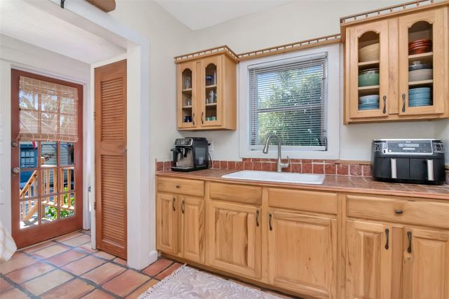 220 W FERN STREET, Tampa, FL 33604