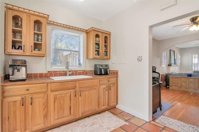 220 W FERN STREET, Tampa, FL 33604