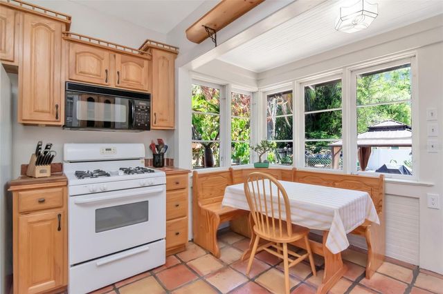 220 W FERN STREET, Tampa, FL 33604