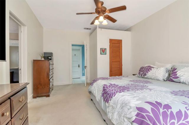 220 W FERN STREET, Tampa, FL 33604