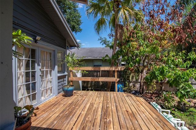 220 W FERN STREET, Tampa, FL 33604