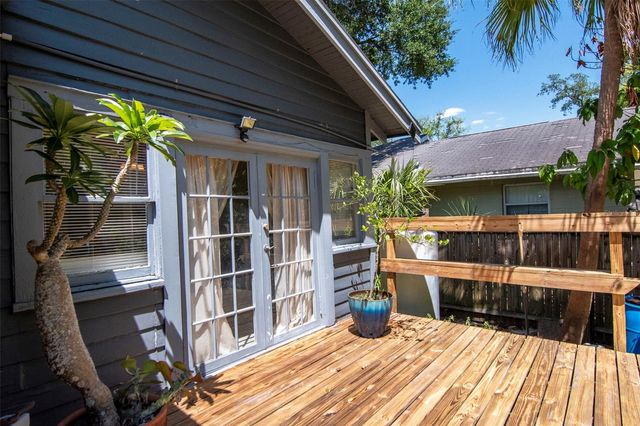 220 W FERN STREET, Tampa, FL 33604