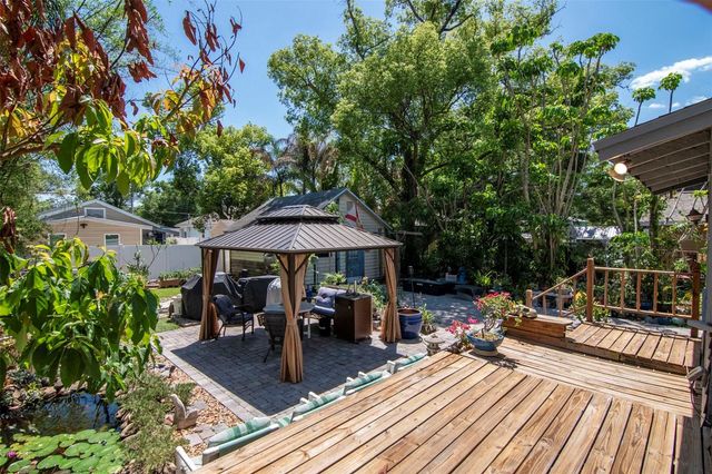 220 W FERN STREET, Tampa, FL 33604