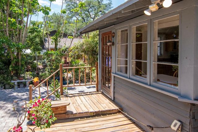 220 W FERN STREET, Tampa, FL 33604