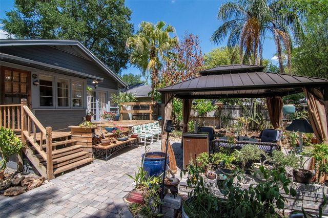 220 W FERN STREET, Tampa, FL 33604