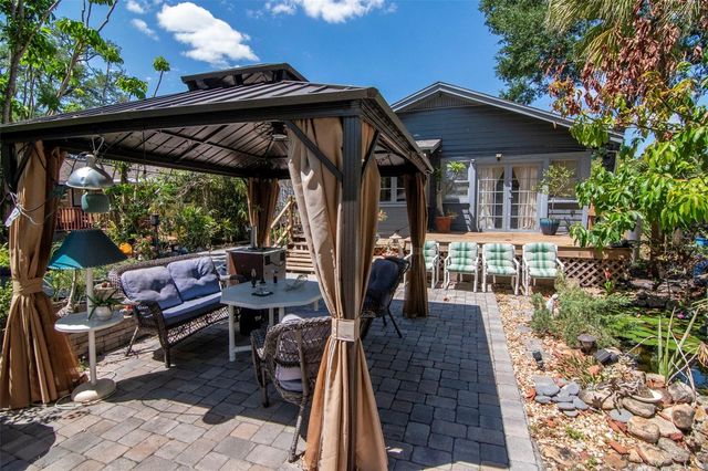 220 W FERN STREET, Tampa, FL 33604