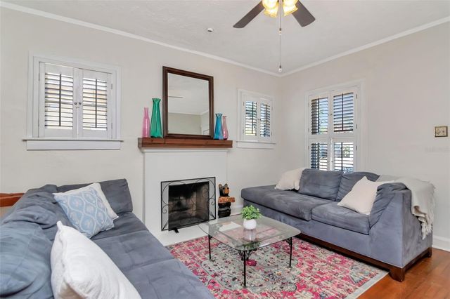 220 W FERN STREET, Tampa, FL 33604