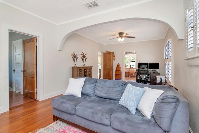 220 W FERN STREET, Tampa, FL 33604