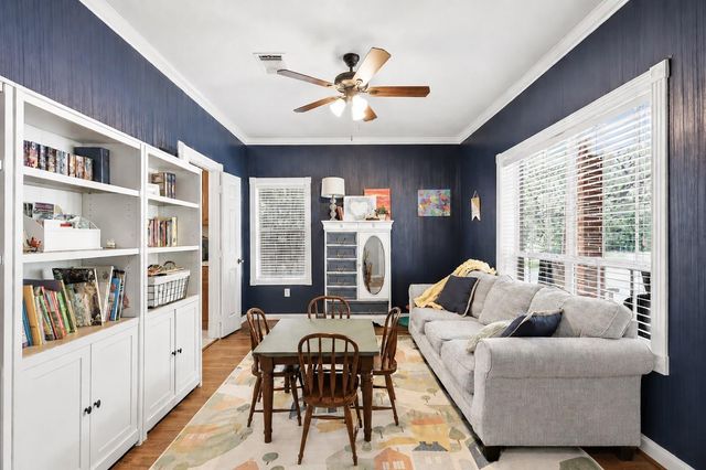 5064 Holleman Drive S, College Station, TX 77845