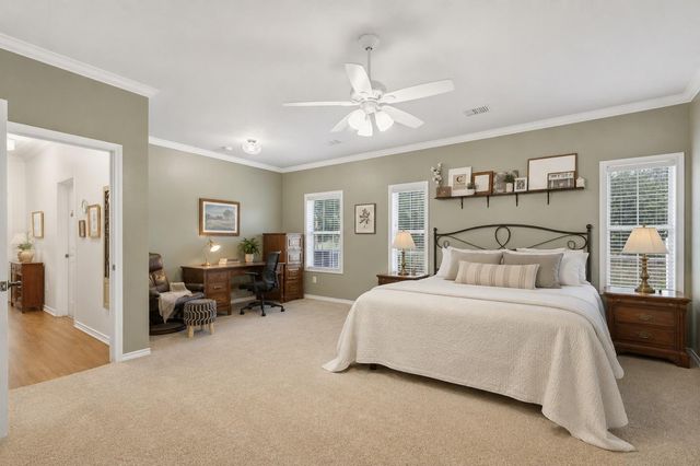 5064 Holleman Drive S, College Station, TX 77845
