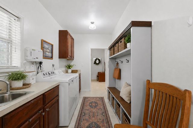 5064 Holleman Drive S, College Station, TX 77845