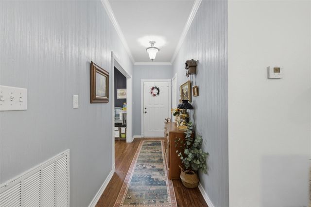 5064 Holleman Drive S, College Station, TX 77845