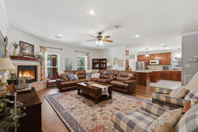 5064 Holleman Drive S, College Station, TX 77845
