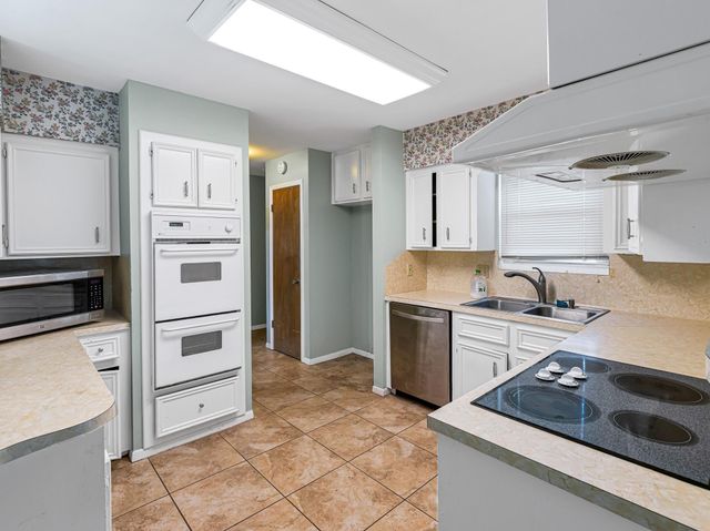 1911 Mission Creek Circle, Houston, TX 77084