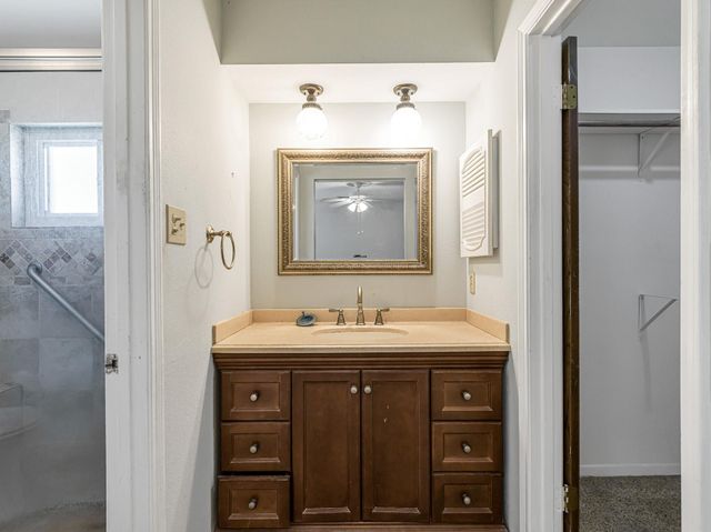 1911 Mission Creek Circle, Houston, TX 77084