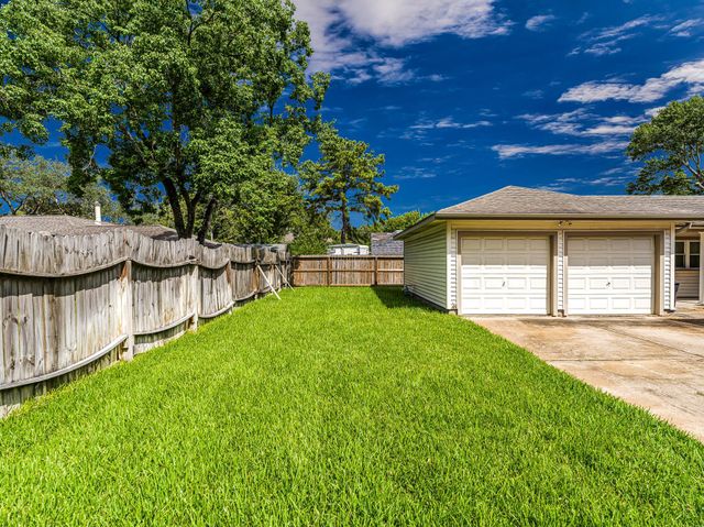 1911 Mission Creek Circle, Houston, TX 77084
