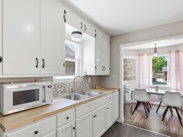 3852 1st STREET, Milwaukee, WI 53207