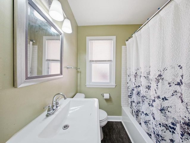 3852 1st STREET, Milwaukee, WI 53207
