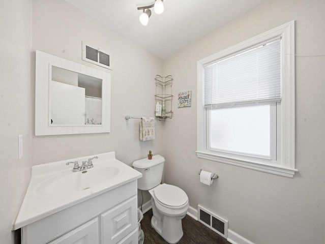 3852 1st STREET, Milwaukee, WI 53207