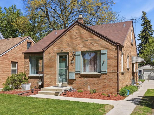 3852 1st STREET, Milwaukee, WI 53207
