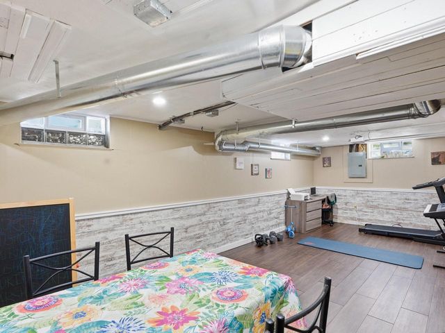 3852 1st STREET, Milwaukee, WI 53207