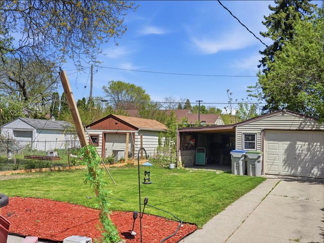 3852 1st STREET, Milwaukee, WI 53207