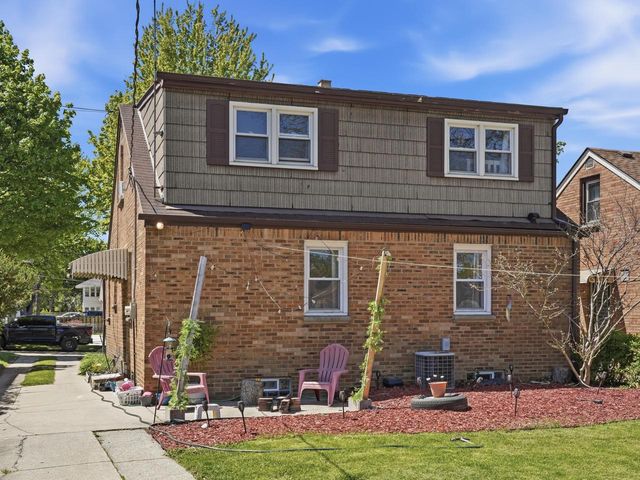 3852 1st STREET, Milwaukee, WI 53207