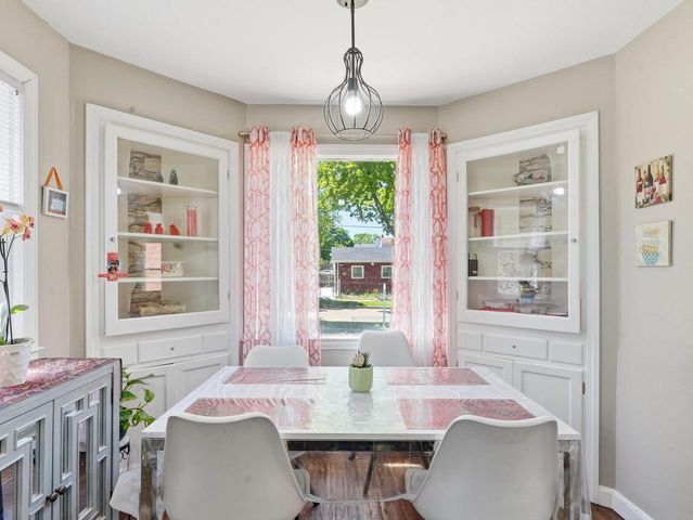 3852 1st STREET, Milwaukee, WI 53207