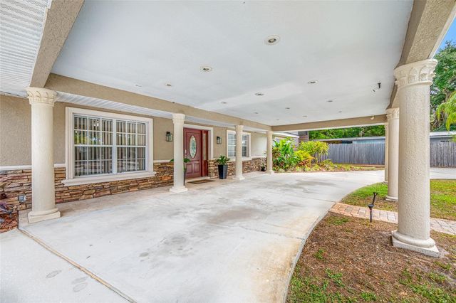 15314 LAKE MAGDALENE BOULEVARD, Tampa, FL 33618