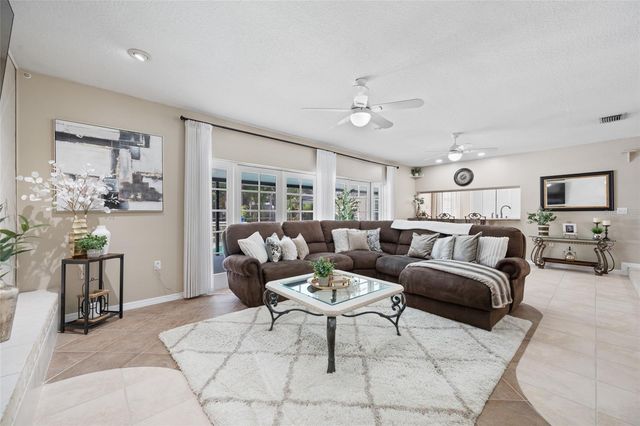 15314 LAKE MAGDALENE BOULEVARD, Tampa, FL 33618