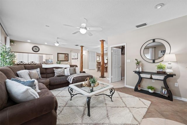 15314 LAKE MAGDALENE BOULEVARD, Tampa, FL 33618