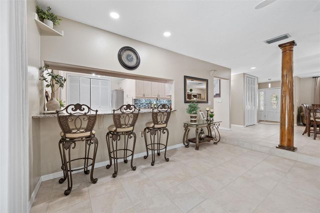 15314 LAKE MAGDALENE BOULEVARD, Tampa, FL 33618