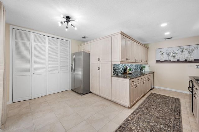 15314 LAKE MAGDALENE BOULEVARD, Tampa, FL 33618