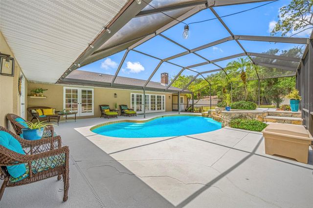 15314 LAKE MAGDALENE BOULEVARD, Tampa, FL 33618