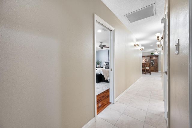 15314 LAKE MAGDALENE BOULEVARD, Tampa, FL 33618