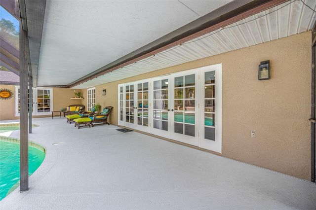 15314 LAKE MAGDALENE BOULEVARD, Tampa, FL 33618