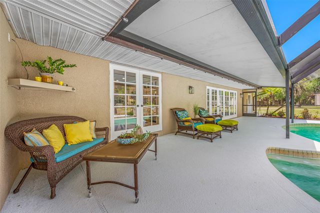 15314 LAKE MAGDALENE BOULEVARD, Tampa, FL 33618