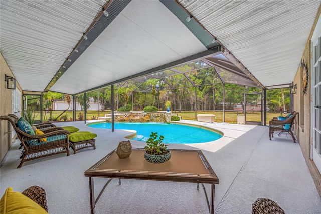 15314 LAKE MAGDALENE BOULEVARD, Tampa, FL 33618