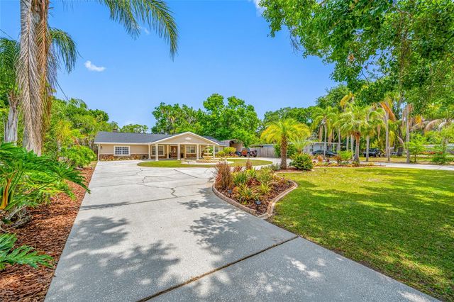 15314 LAKE MAGDALENE BOULEVARD, Tampa, FL 33618