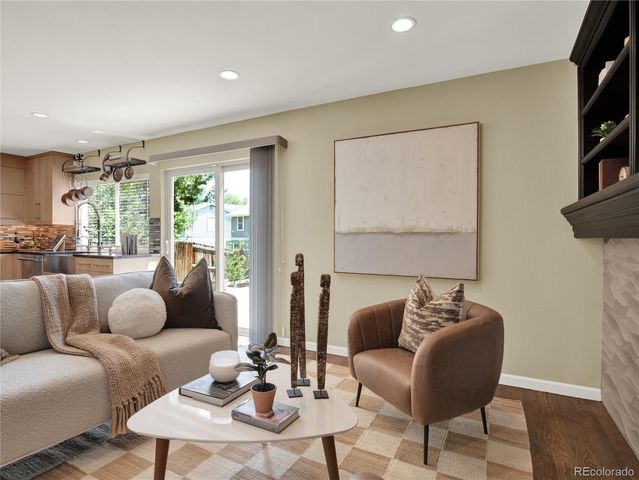 7958 S Roslyn Way, Centennial, CO 80112