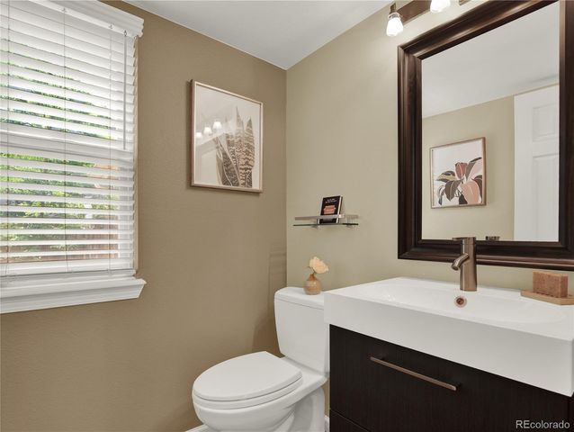 7958 S Roslyn Way, Centennial, CO 80112