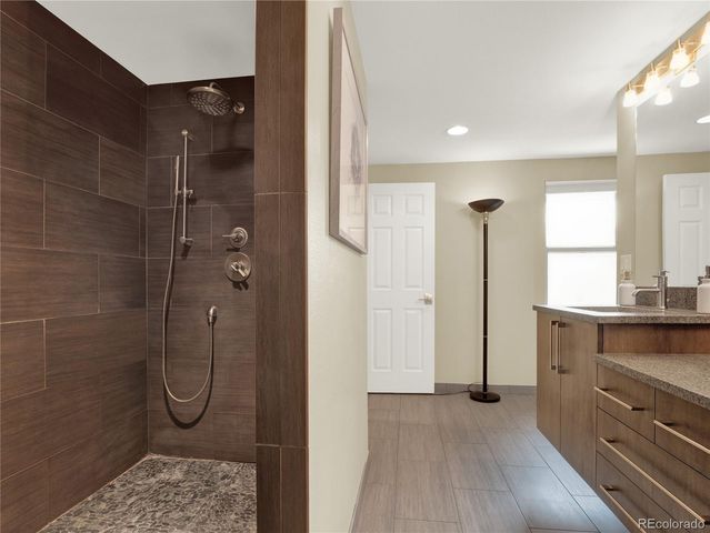7958 S Roslyn Way, Centennial, CO 80112