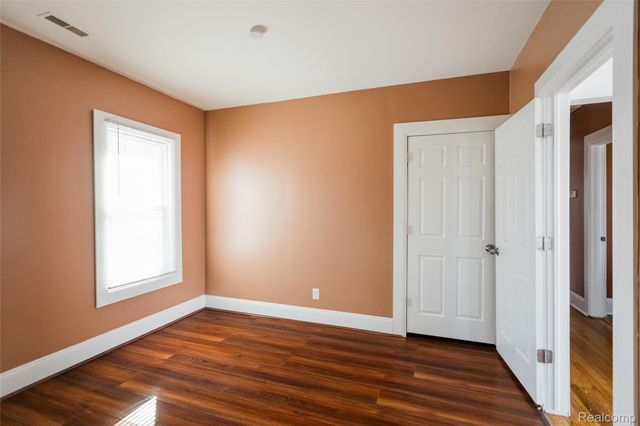 5435 Burns Street, Detroit, MI 48213