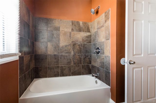 5435 Burns Street, Detroit, MI 48213