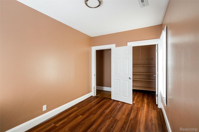 5435 Burns Street, Detroit, MI 48213