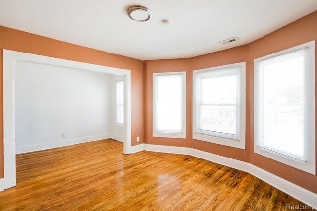 5435 Burns Street, Detroit, MI 48213