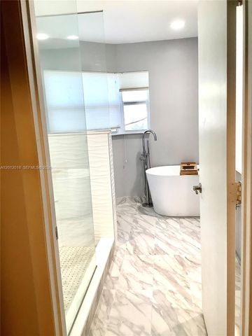 3581 Simms St, Hollywood, FL 33021