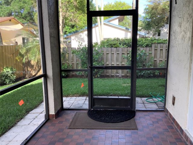 3581 Simms St, Hollywood, FL 33021